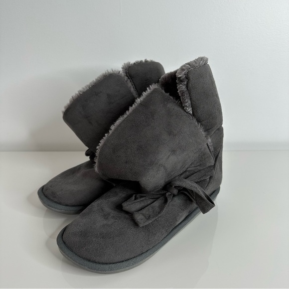 Steve Madden Grey Bear Paw Boot Slippers Women’s Size 7 - Picture 3 of 5